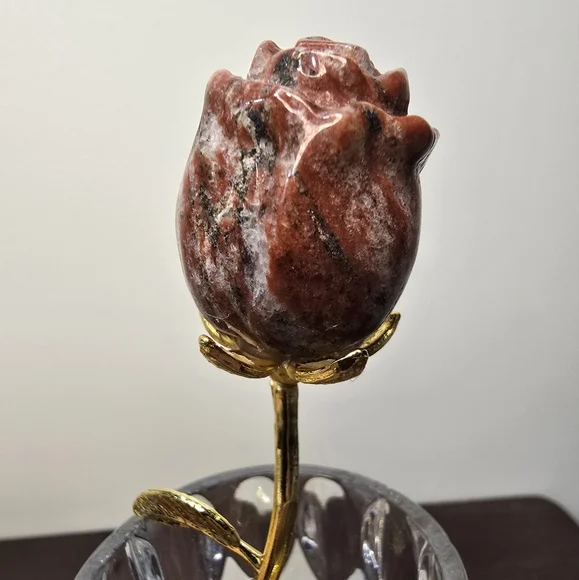 Red Sesame Stone Crystal Rose - Picture 4 of 13